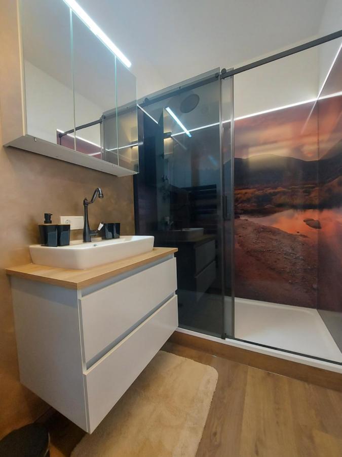 Auszeit Steiraland 8 Mit Ueberdachten Balkon Und Parkplatz Leoben  Bagian luar foto