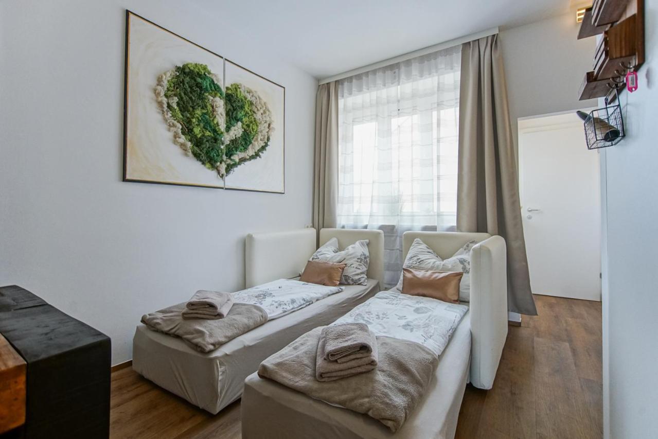 Auszeit Steiraland 8 Mit Ueberdachten Balkon Und Parkplatz Leoben  Bagian luar foto