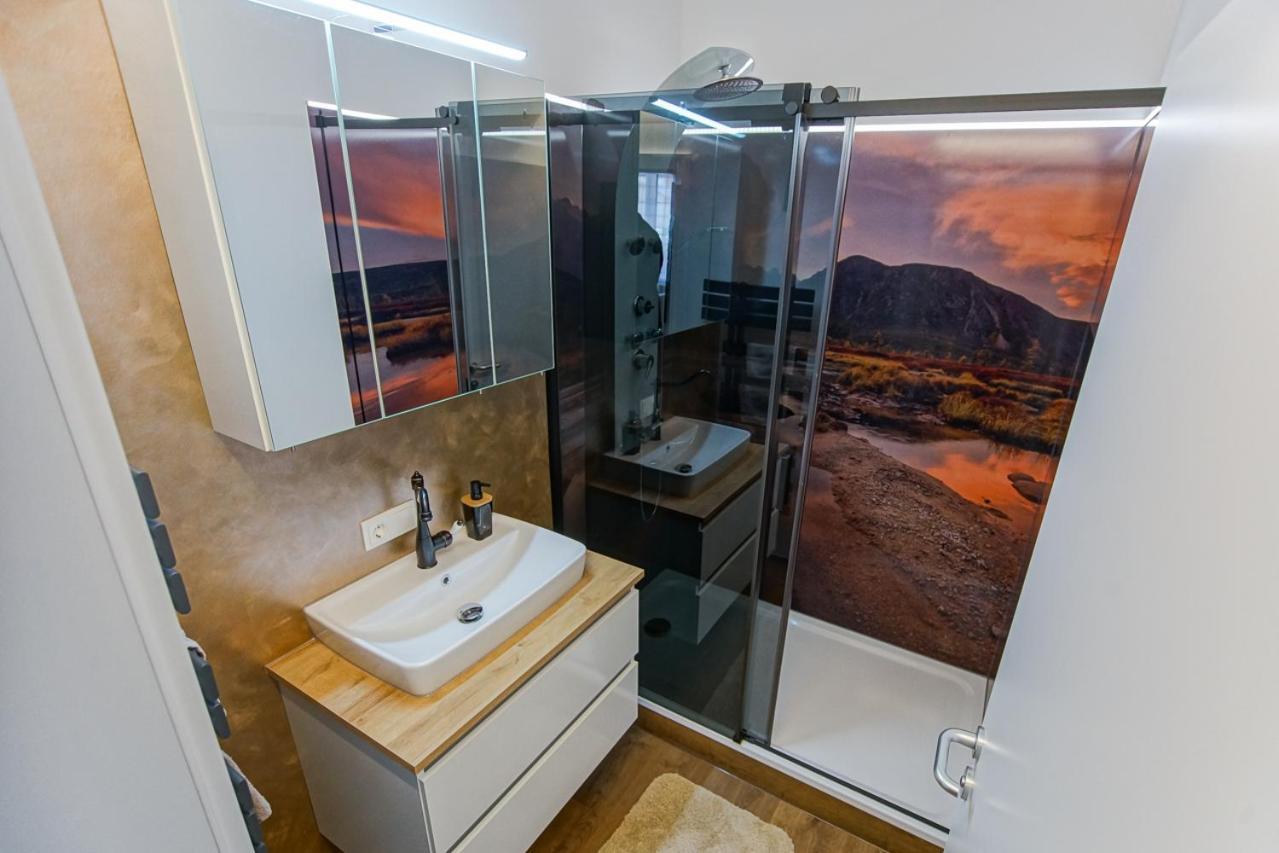 Auszeit Steiraland 8 Mit Ueberdachten Balkon Und Parkplatz Leoben  Bagian luar foto