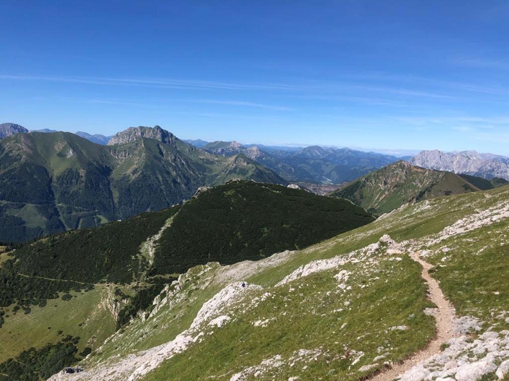 Auszeit Steiraland 8 Mit Ueberdachten Balkon Und Parkplatz Leoben  Bagian luar foto